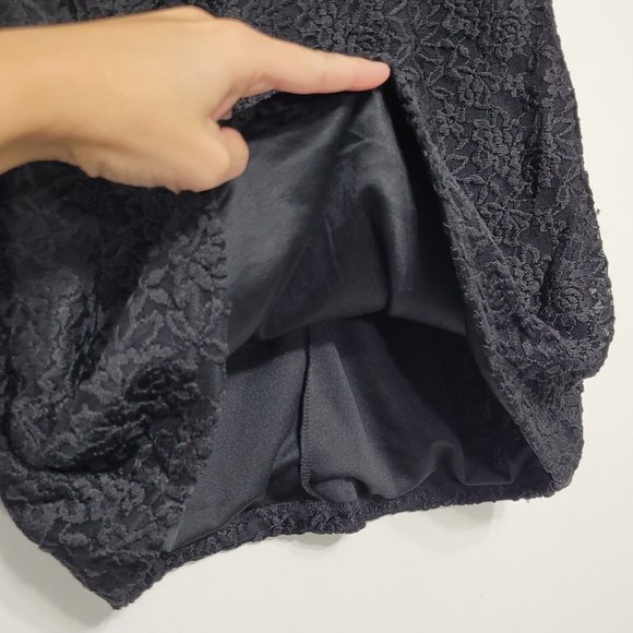 Monroe & Main Women's Black Floral Lace 3/4 Sleeve Zipper Back Knee Length Dress - Picture 6 of 11